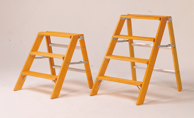 Holz Stufen-Tritt für ermüdungsfreies ArbeitenIHimmelsbach Leitern